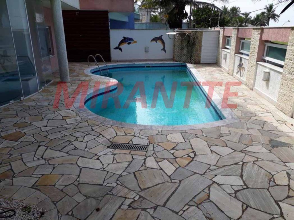 Sobrado de 281m² com 4 quartos em Centro