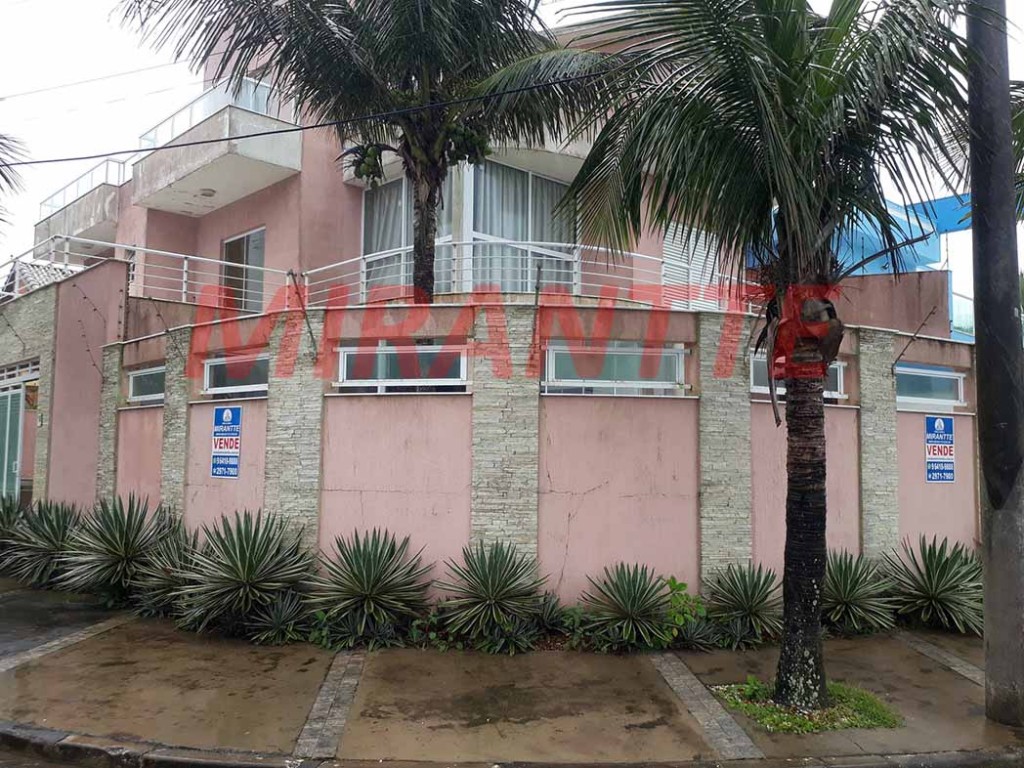 Sobrado de 281m² com 4 quartos em Centro