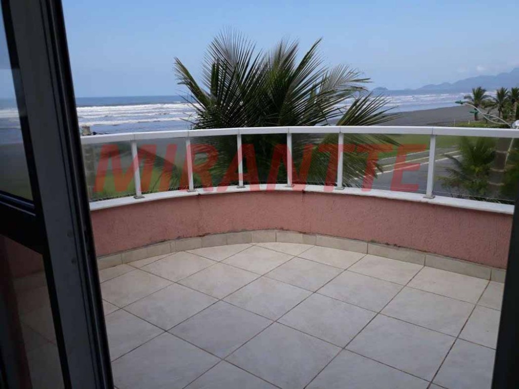 Sobrado de 281m² com 4 quartos em Centro