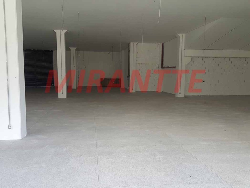 Comercial de 1000m² em Água Branca