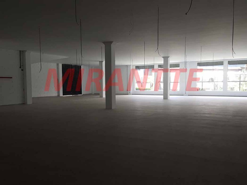 Comercial de 1000m² em Água Branca