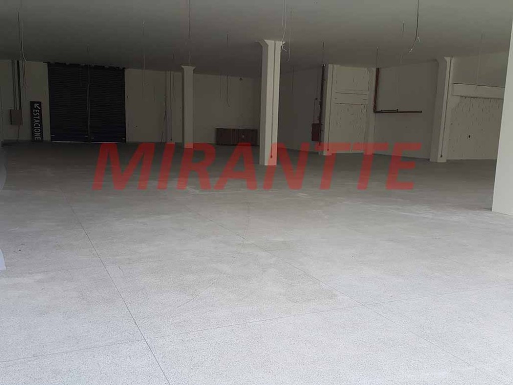Comercial de 1000m² em Água Branca