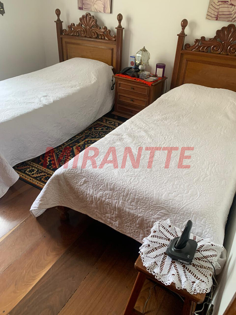 Casa terrea de 240m² com 3 quartos em Santana