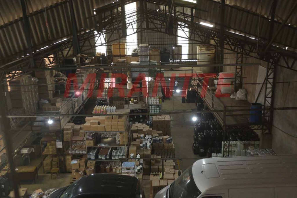 Galpao de 900m² em Vila Galvão