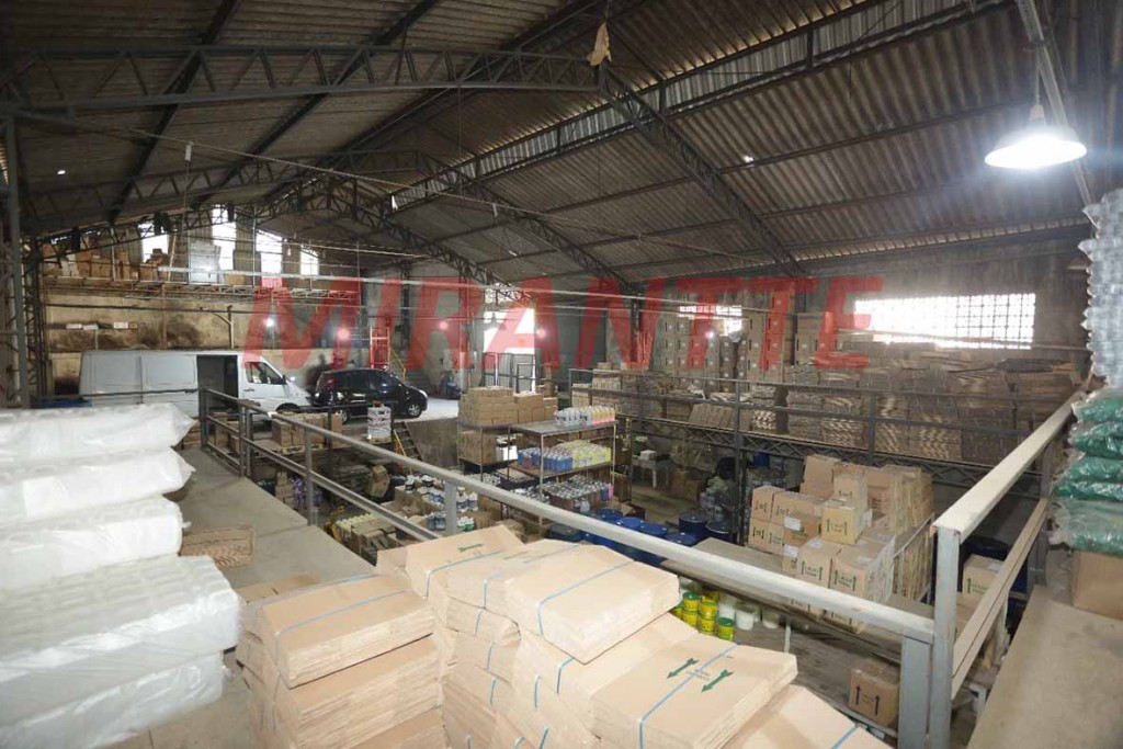 Galpao de 900m² em Vila Galvão