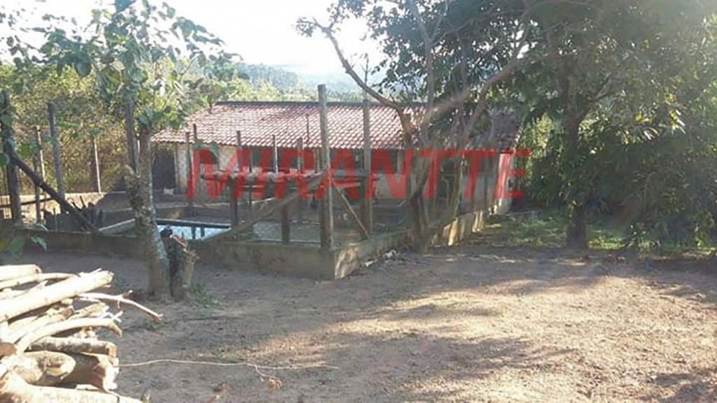 ChÁcara de 400m² com 4 quartos em Polo Industrial