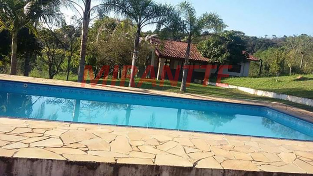 ChÁcara de 400m² com 4 quartos em Polo Industrial
