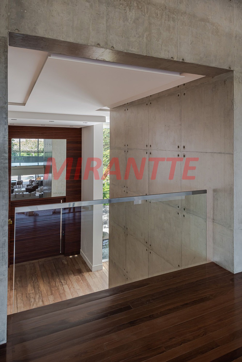Sobrado de 1600m² com 8 quartos em CENTRO