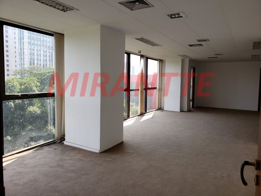 Comercial de 144m² em Cerqueira César