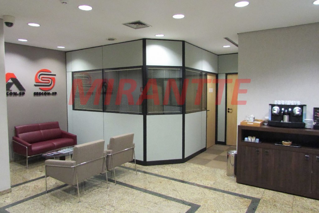 Comercial de 4504m² em Luz