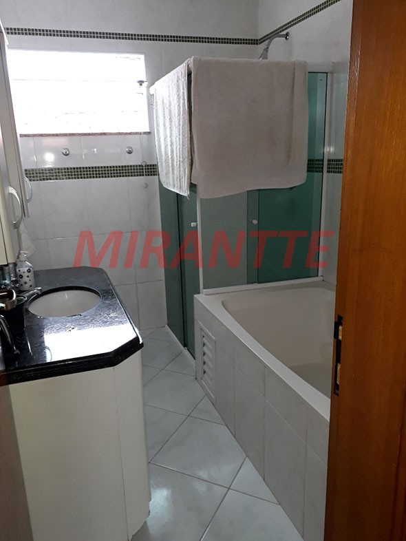 Sobrado de 189m² com 3 quartos em Vila Nivi