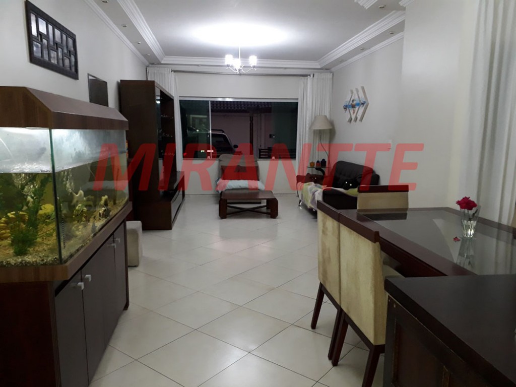 Sobrado de 189m² com 3 quartos em Vila Nivi