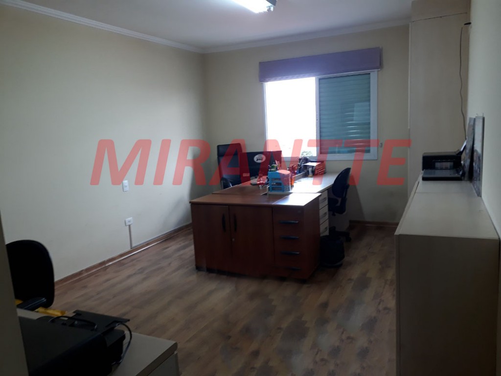 Sobrado de 189m² com 3 quartos em Vila Nivi