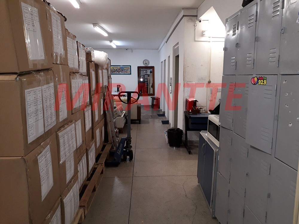 Galpao de 743m² em Casa Verde