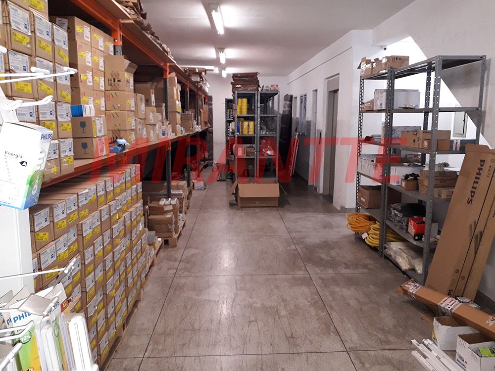 Galpao de 743m² em Casa Verde