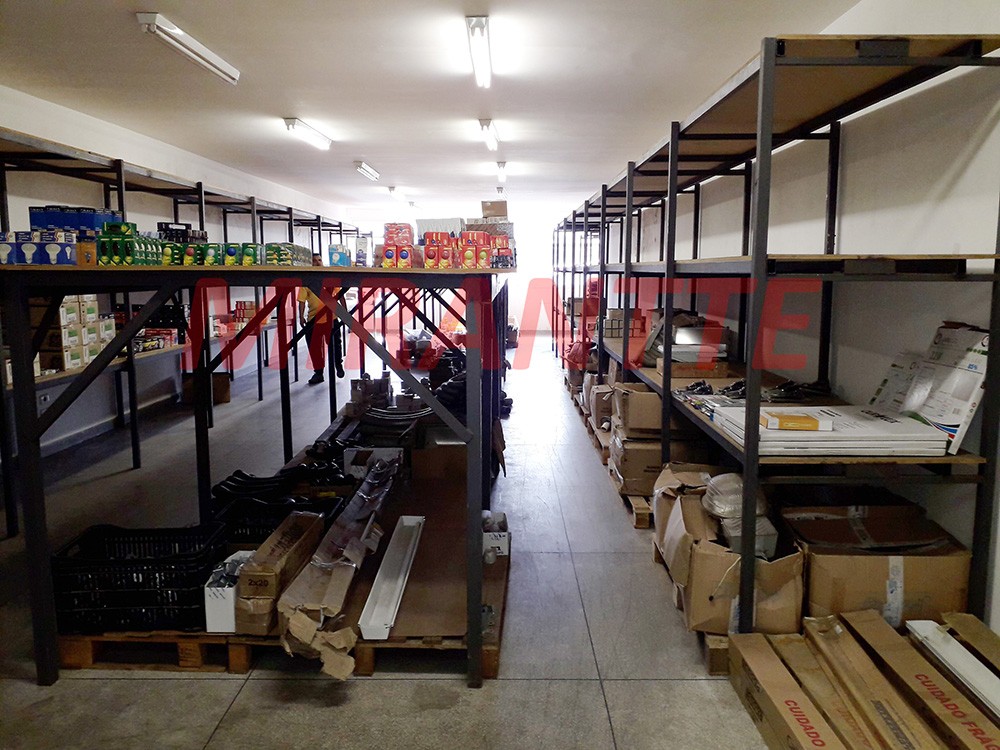 Galpao de 743m² em Casa Verde