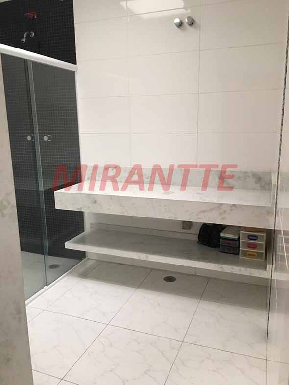 Sobrado de 300m² com 3 quartos em Vila Nivi