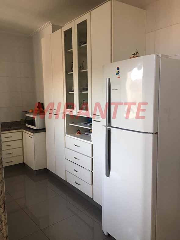 Sobrado de 300m² com 3 quartos em Vila Nivi