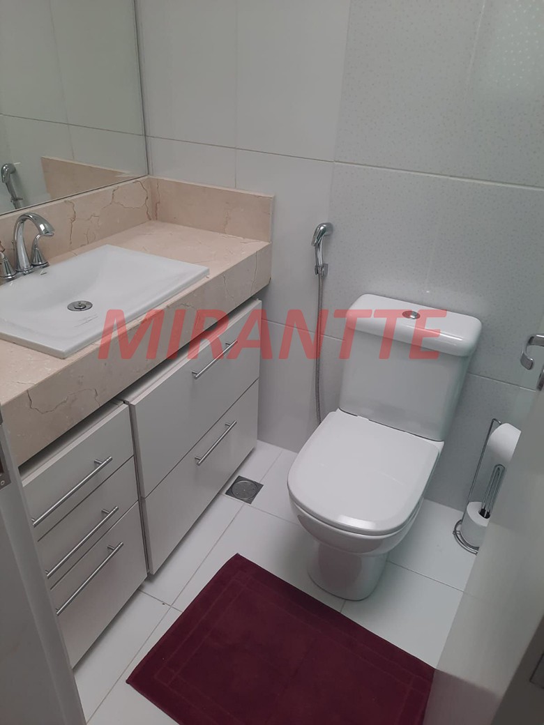 Sobrado de 177m² com 3 quartos em Água Fria