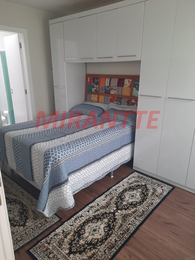 Sobrado de 177m² com 3 quartos em Água Fria