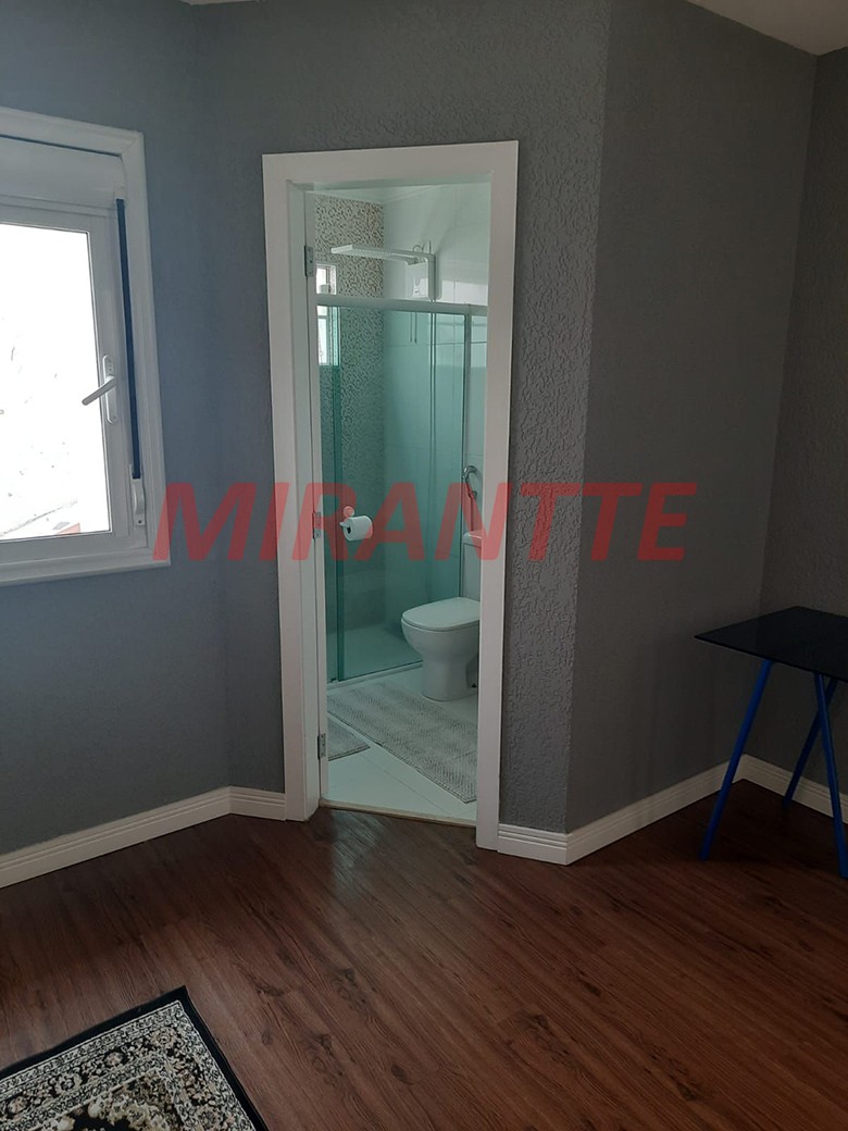 Sobrado de 177m² com 3 quartos em Água Fria