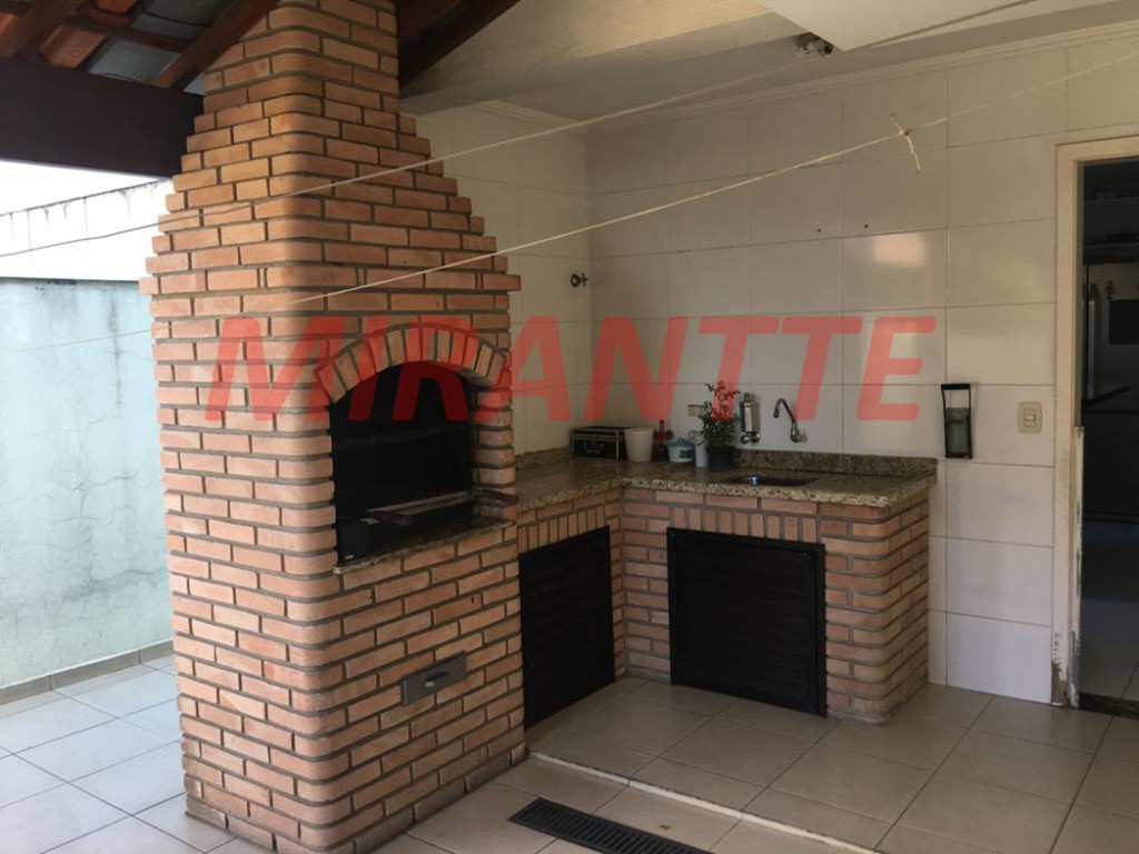 Sobrado de 272m² com 3 quartos em Limão