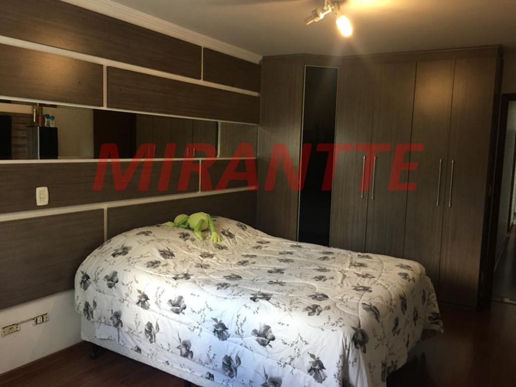 Sobrado de 272m² com 3 quartos em Limão