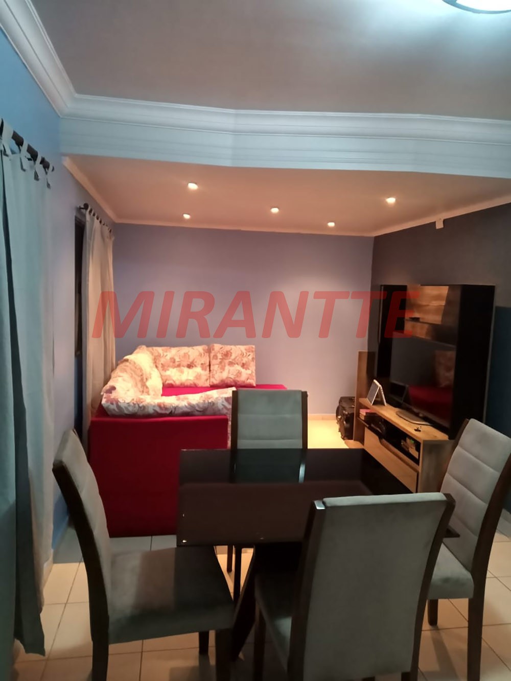 Sobrado de 219m² com 3 quartos em Cachoeirinha
