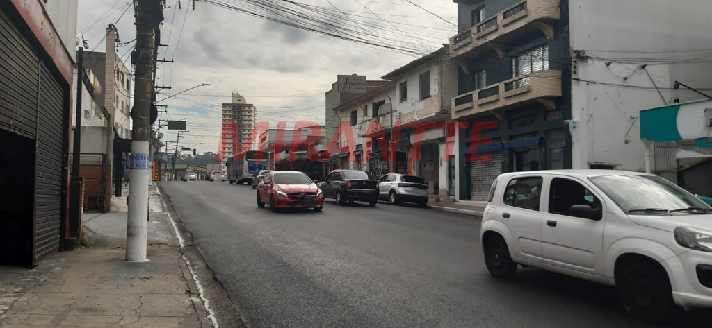 Comercial de 960m² com 14 quartos em Água Fria