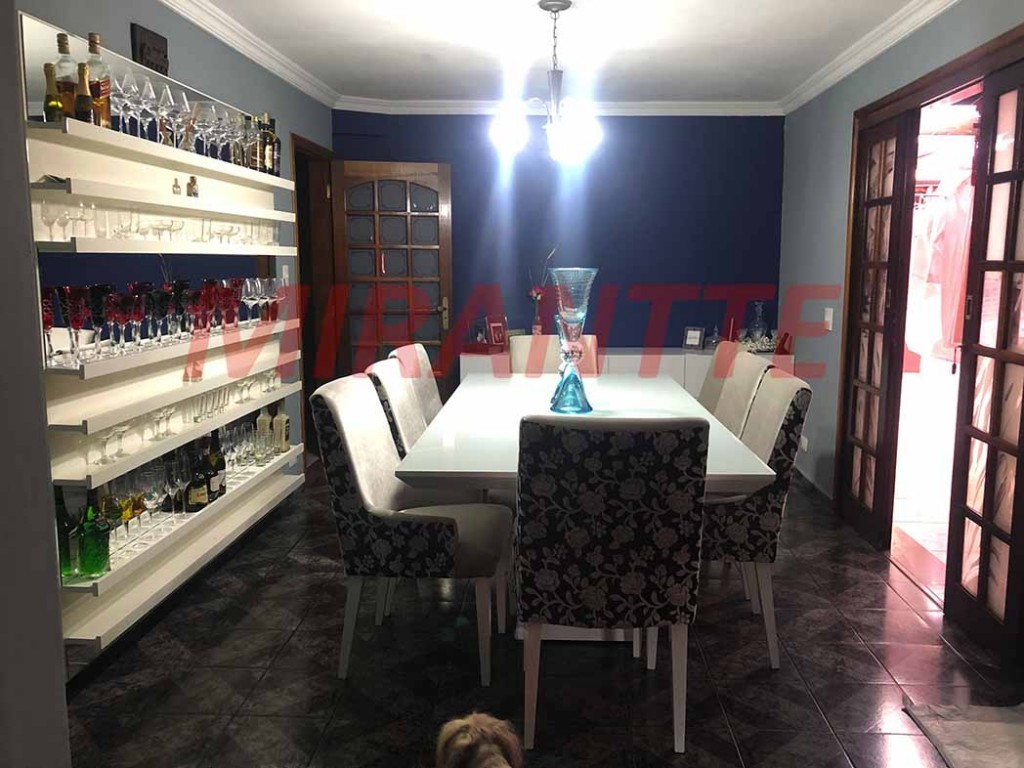 Comercial de 960m² com 14 quartos em Água Fria