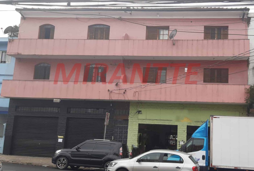 Comercial de 960m² com 14 quartos em Água Fria