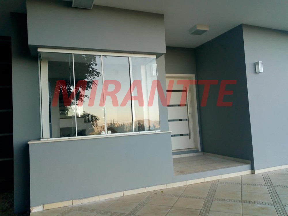 Sobrado de 500m² com 3 quartos em Centro