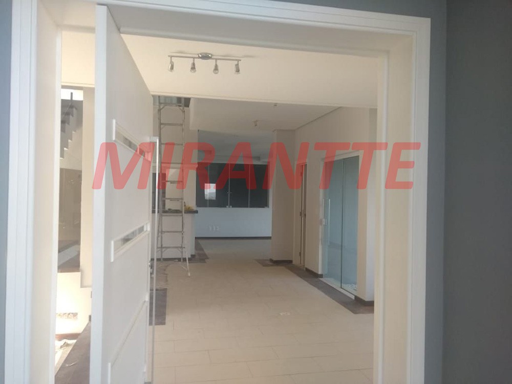 Sobrado de 500m² com 3 quartos em Centro