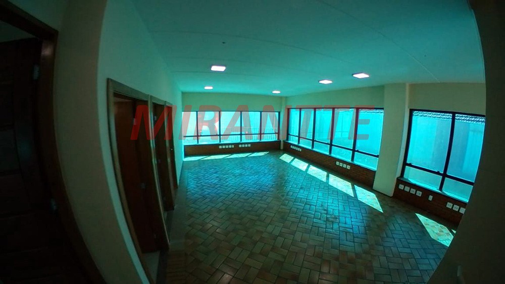 Comercial de 492m² em Santana