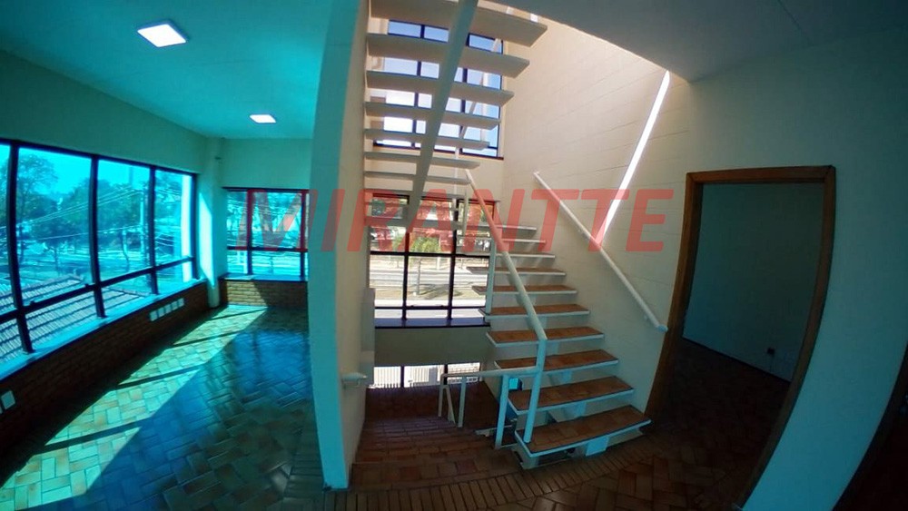 Comercial de 492m² em Santana