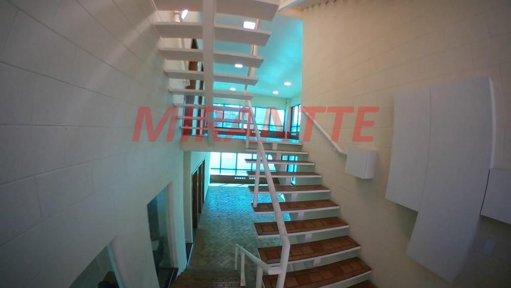 Comercial de 492m² em Santana