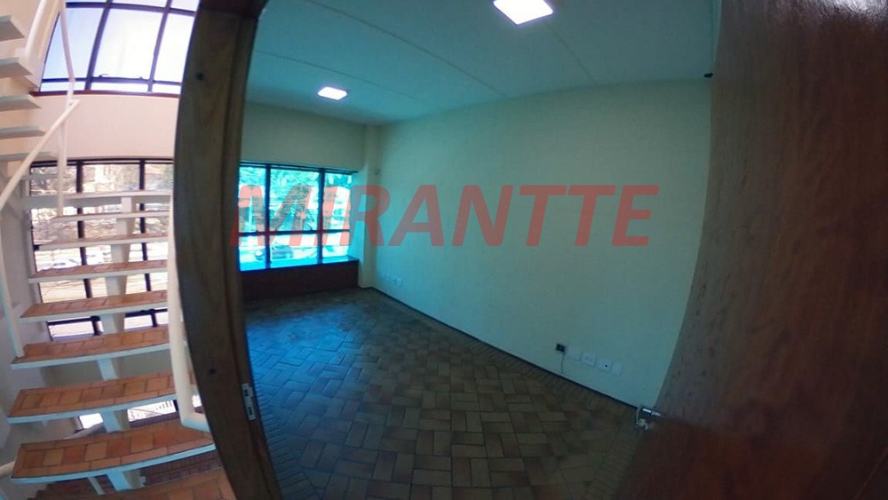 Comercial de 492m² em Santana