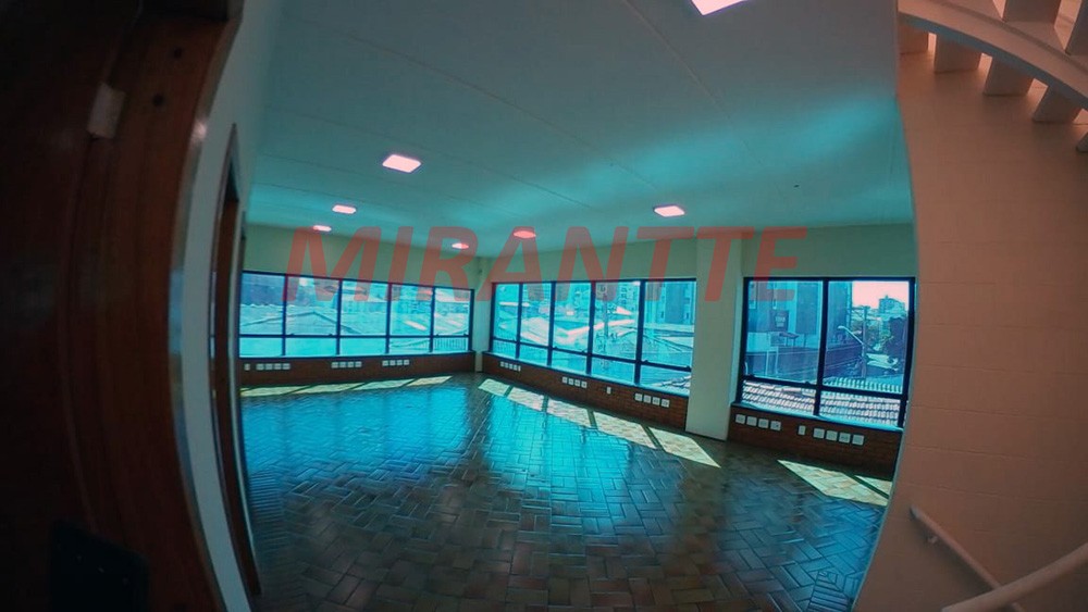 Comercial de 492m² em Santana
