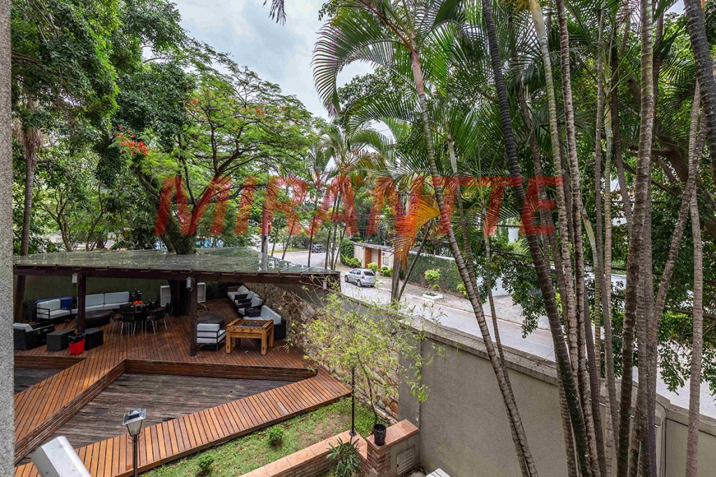 Sobrado de 434m² com 5 quartos em Vila Nova Conceição