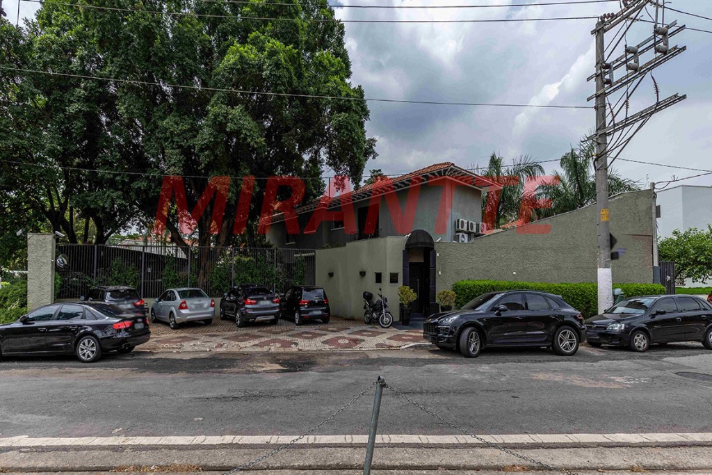 Sobrado de 434m² com 5 quartos em Vila Nova Conceição