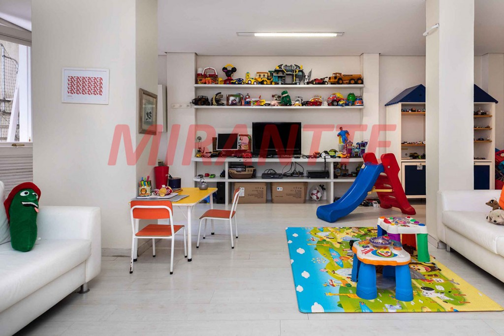 Sobrado de 545m² com 4 quartos em Jardim Guedala