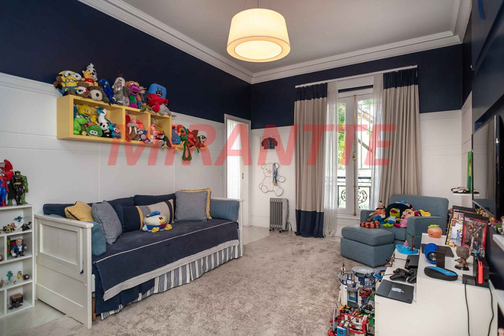 Sobrado de 545m² com 4 quartos em Jardim Guedala