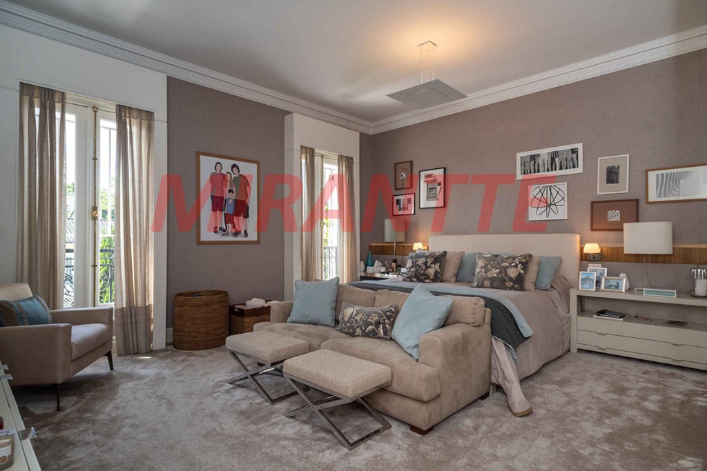 Sobrado de 545m² com 4 quartos em Jardim Guedala