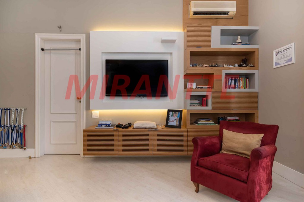Sobrado de 545m² com 4 quartos em Jardim Guedala