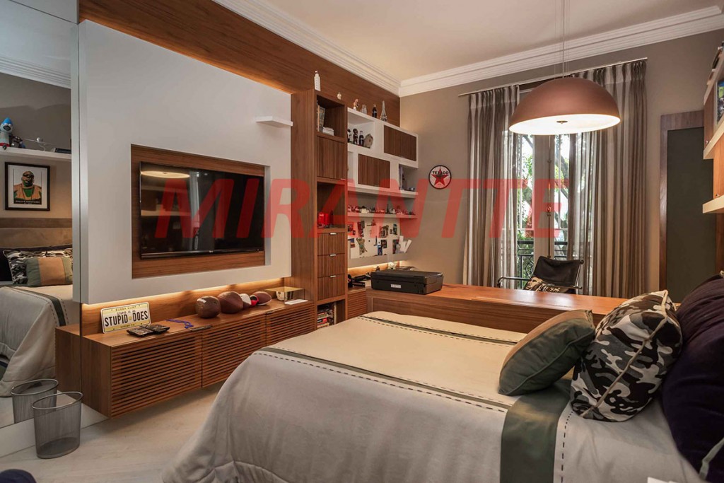 Sobrado de 545m² com 4 quartos em Jardim Guedala