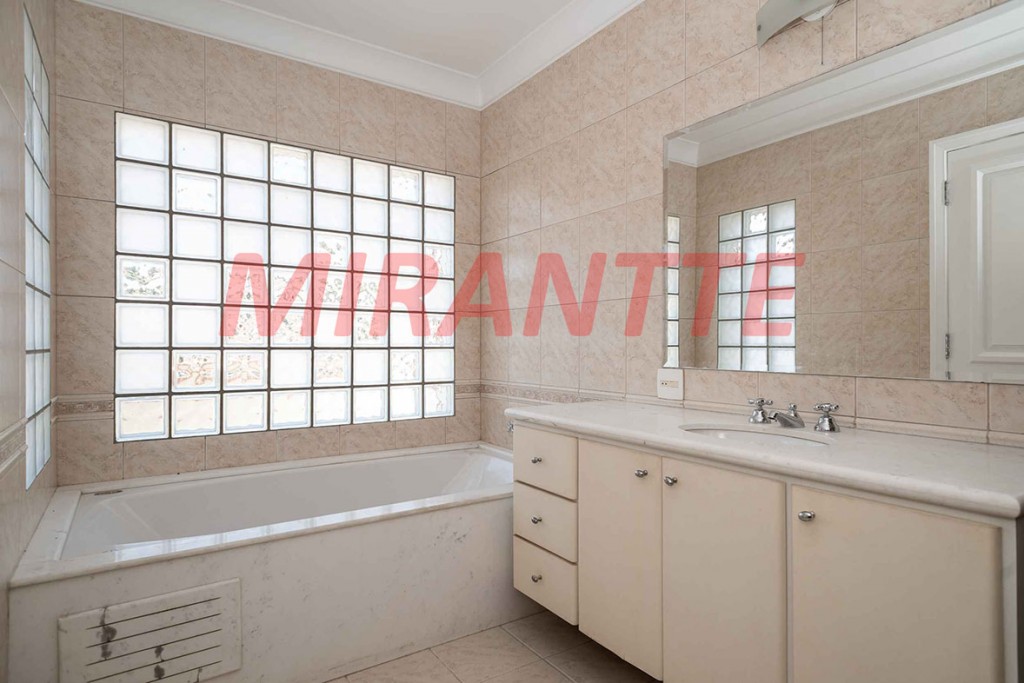Sobrado de 259m² com 3 quartos em Morumbi