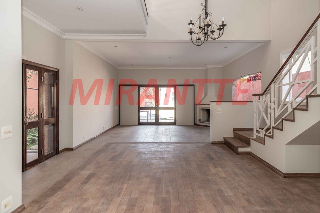 Sobrado de 259m² com 3 quartos em Morumbi