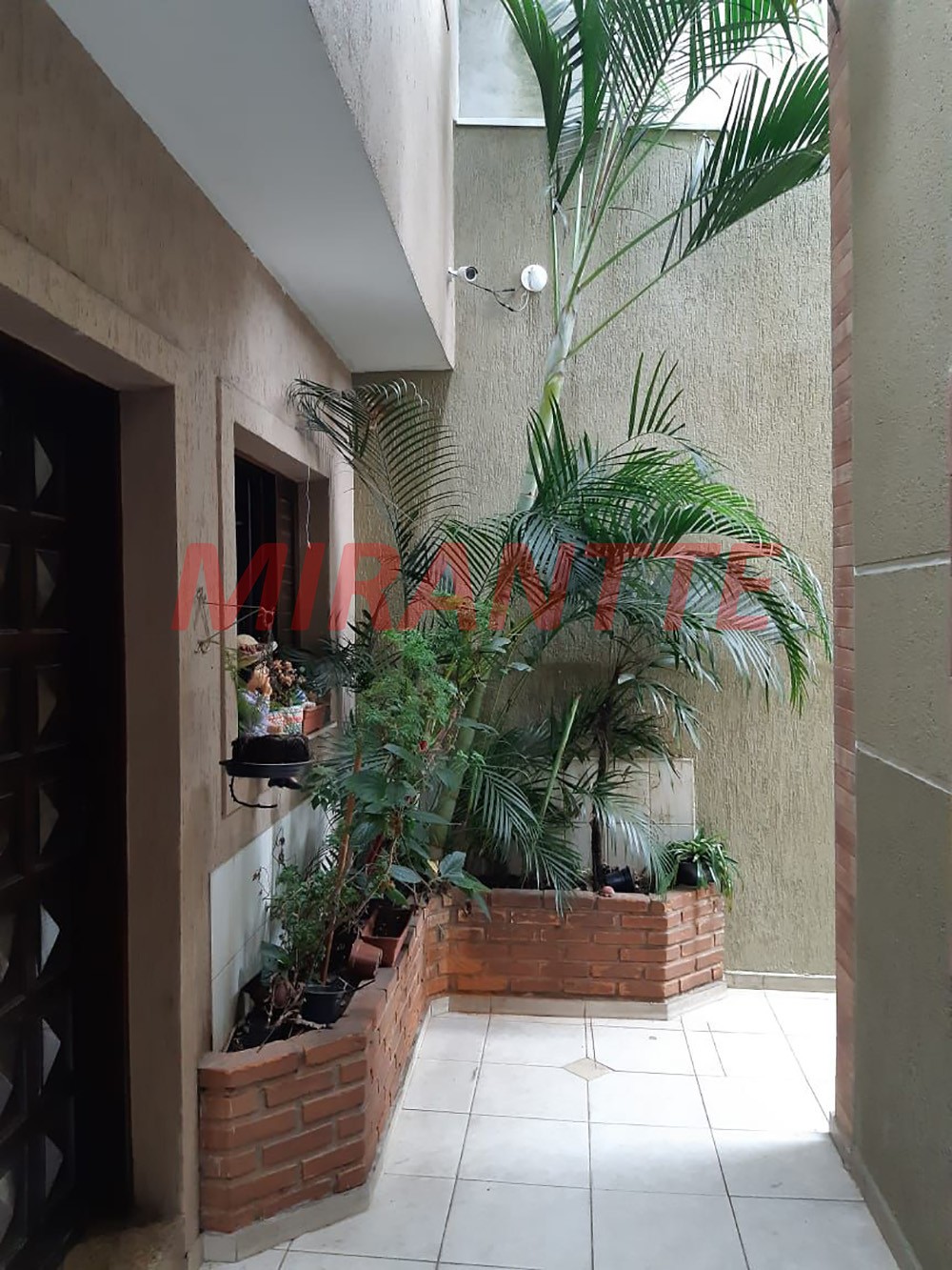 Sobrado de 216m² com 4 quartos em Imirim