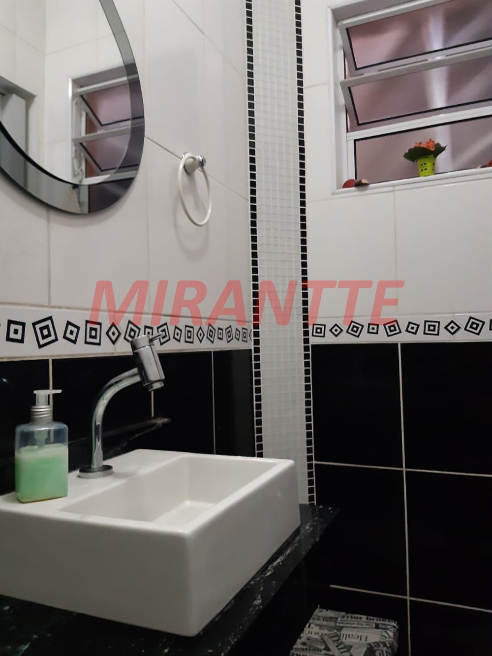 Sobrado de 216m² com 4 quartos em Imirim