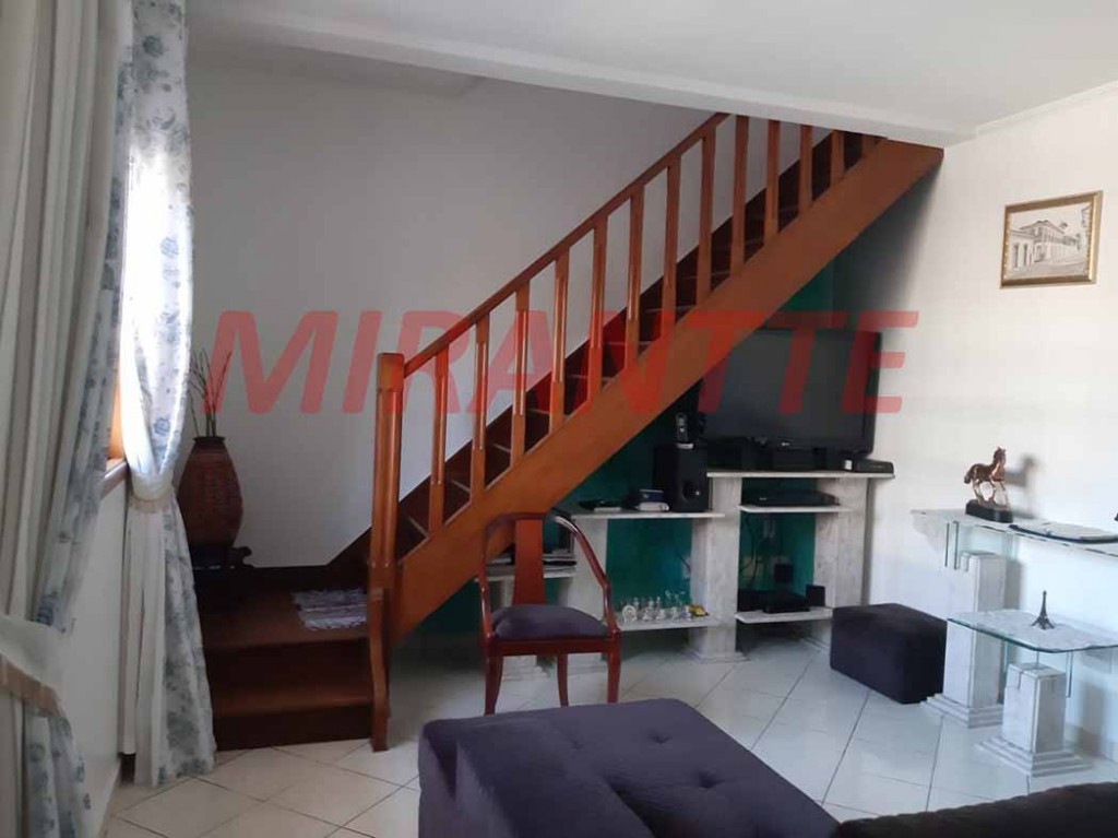 Sobrado de 128m² com 3 quartos em Santa Teresinha